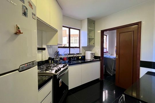 cozinha de apartamento à venda com 4 quartos, 127m² em Funcionários, Belo Horizonte