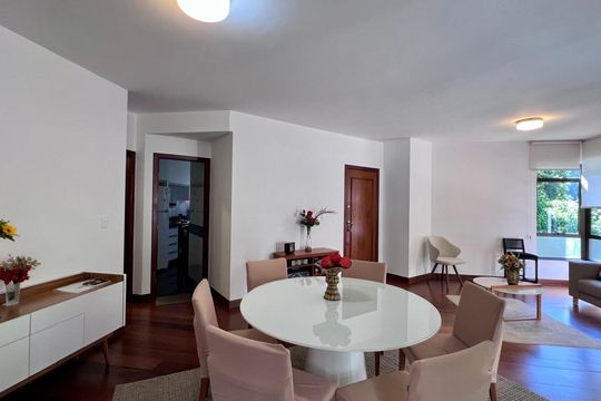 sala  de apartamento à venda com 4 quartos, 127m² em Funcionários, Belo Horizonte