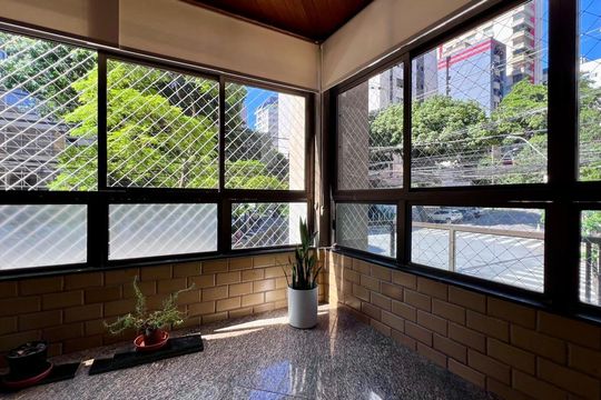 Varanda de apartamento à venda com 4 quartos, 127m² em Funcionários, Belo Horizonte