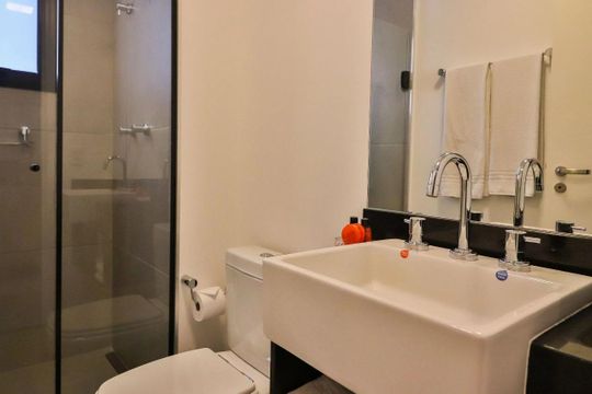Banheiro de apartamento à venda com 1 quarto, 21m² em Vila Mariana, São Paulo