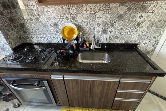 Cozinha de apartamento à venda com 2 quartos, 44m² em Vila Mazzei, Santo André