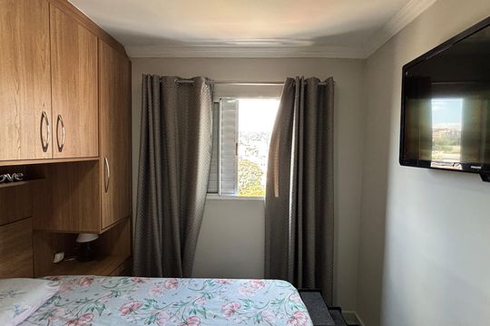 Quarto 2 de apartamento à venda com 2 quartos, 44m² em Vila Mazzei, Santo André
