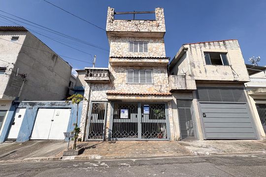 Fachada de casa para alugar com 6 quartos, 196m² em Jardim das Rosas (zona Leste I), São Paulo