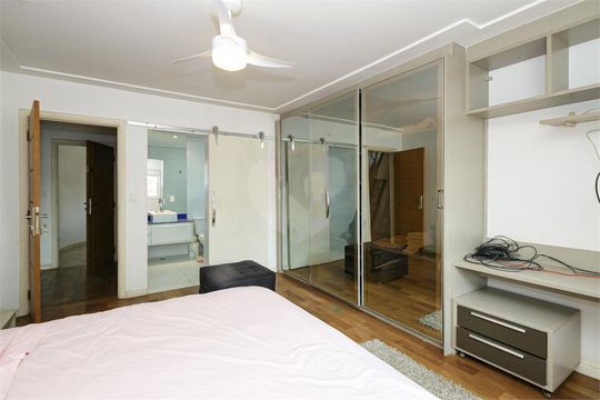 Casa à venda com 6 quartos, 1200m² em Jardim Prudência, São Paulo
