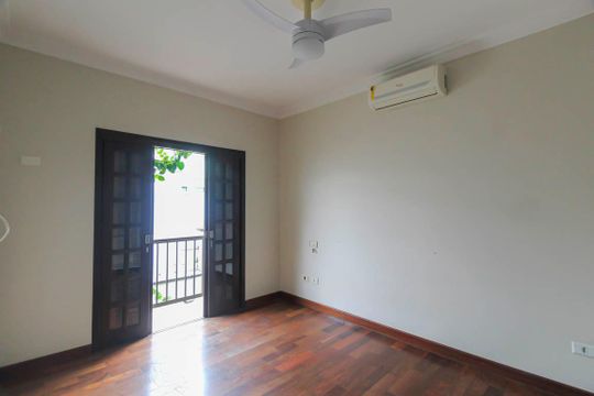 Casa para alugar com 4 quartos, 360m² em Vila Bela, São Paulo