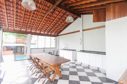 Casa para alugar com 4 quartos, 360m² em Vila Bela, São Paulo