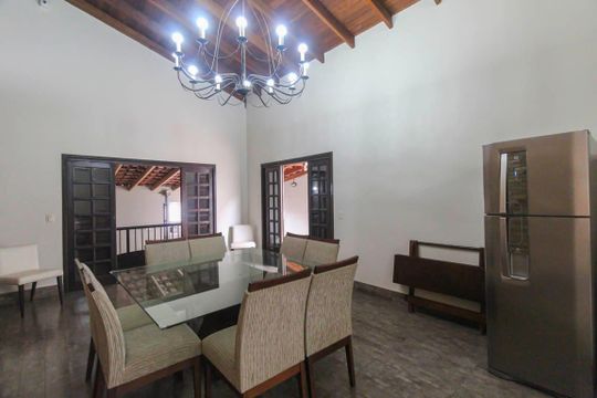 Casa para alugar com 4 quartos, 360m² em Vila Bela, São Paulo