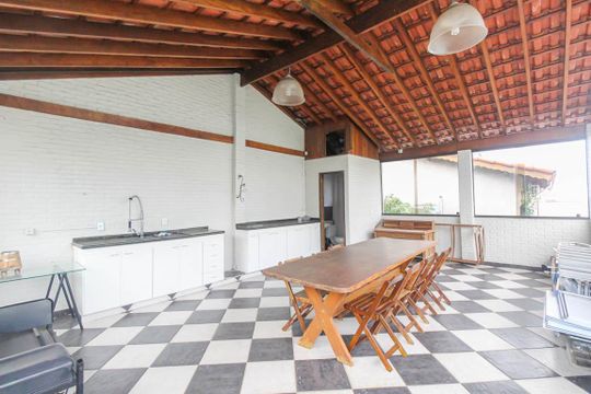 Casa para alugar com 4 quartos, 360m² em Vila Bela, São Paulo