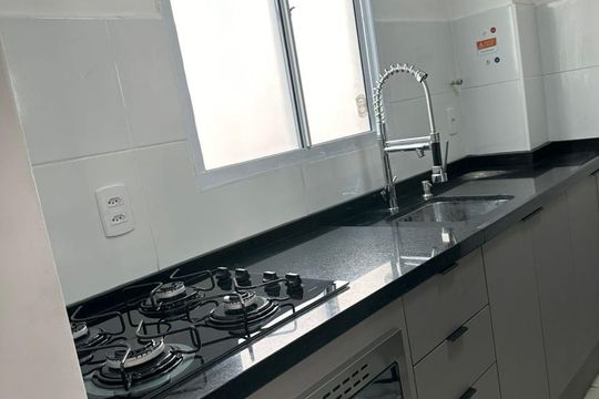 Cozinha de apartamento à venda com 2 quartos, 40m² em Mário Quintana, Porto Alegre