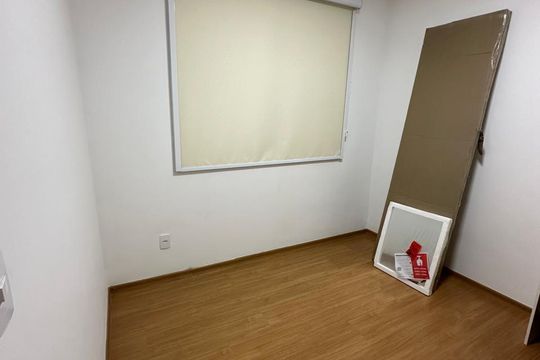 Quarto de apartamento à venda com 2 quartos, 40m² em Mário Quintana, Porto Alegre