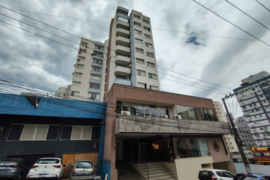 Fachada de apartamento para alugar com 2 quartos, 82m² em Centro, Florianópolis