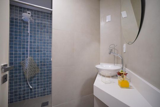 Banheiro Corredor de apartamento para alugar com 2 quartos, 82m² em Centro, Florianópolis