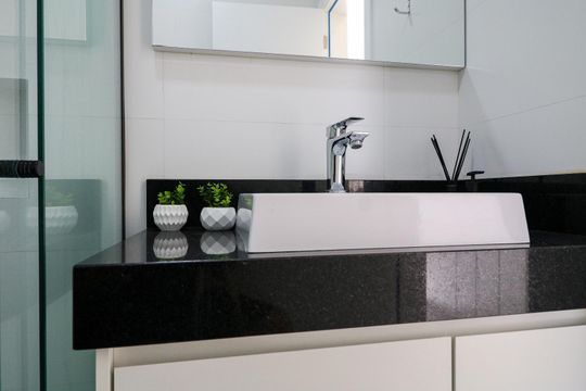 Banheiro de apartamento para alugar com 2 quartos, 74m² em Jurerê, Florianópolis