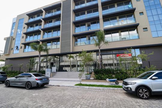 Fachada de apartamento para alugar com 2 quartos, 74m² em Jurerê, Florianópolis