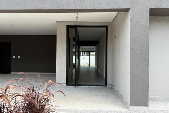 Casa à venda com 4 quartos, 430m² em Jardim Paulista, Barueri