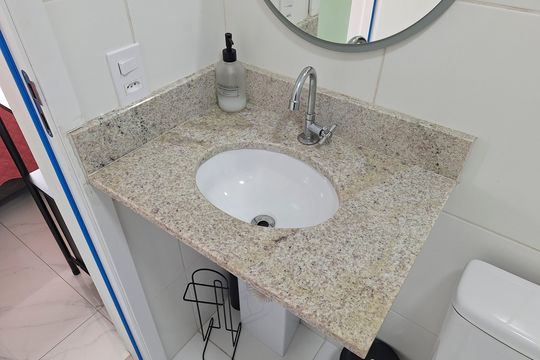 Banheiro de kitnet/studio para alugar com 1 quarto, 25m² em Tucuruvi, São Paulo