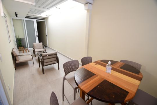 Varanda de kitnet/studio para alugar com 1 quarto, 40m² em Cambuí, Campinas