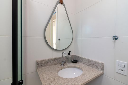 Banheiro de apartamento para alugar com 2 quartos, 45m² em Tucuruvi, São Paulo
