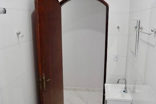 Banheiro de casa para alugar com 1 quarto, 50m² em São João, Guarulhos