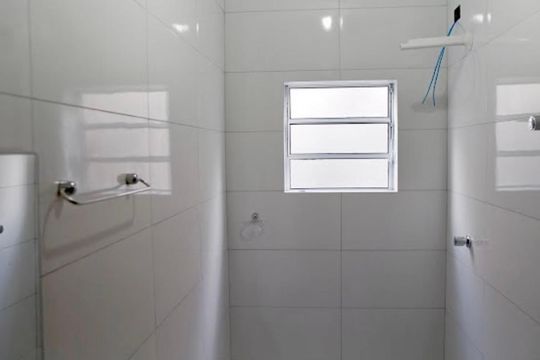 Banheiro de casa para alugar com 1 quarto, 50m² em São João, Guarulhos