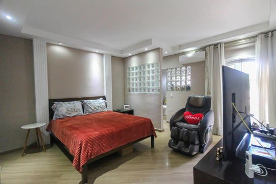 Suite 1 de casa à venda com 3 quartos, 500m² em Vila Antonieta, São Paulo