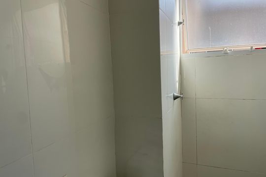 Banheiro de apartamento para alugar com 2 quartos, 39m² em Jardim Petropolis, Cotia