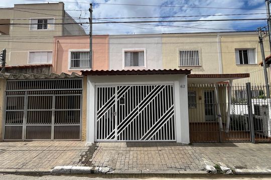 Fachada de casa à venda com 3 quartos, 110m² em Sítio do Morro, São Paulo