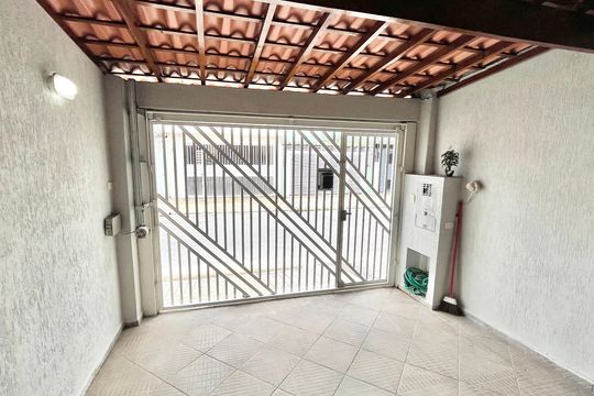Garagem de casa à venda com 3 quartos, 110m² em Sítio do Morro, São Paulo