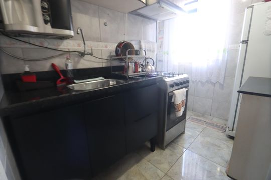 Cozinha de apartamento à venda com 2 quartos, 49m² em Conjunto Habitacional Teotonio Vilela, São Paulo