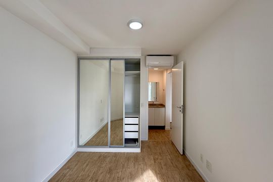 Quarto de apartamento à venda com 1 quarto, 48m² em Campo Belo, São Paulo