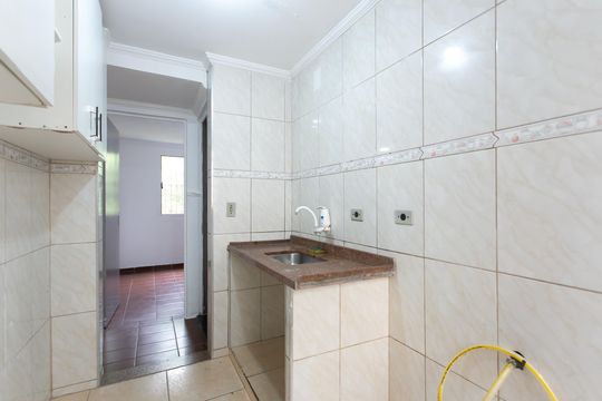 Cozinha de apartamento para alugar com 2 quartos, 56m² em Jardim Etelvina, São Paulo