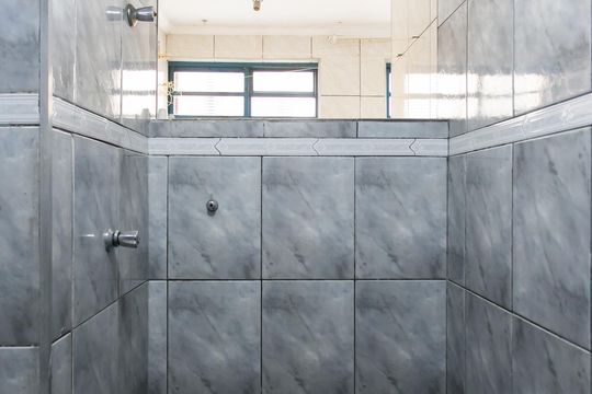 Banheiro de apartamento para alugar com 2 quartos, 56m² em Jardim Etelvina, São Paulo