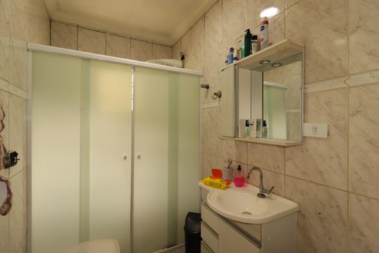 Banheiro da Suíte de casa para alugar com 3 quartos, 300m² em Vila Mazzei, Santo André