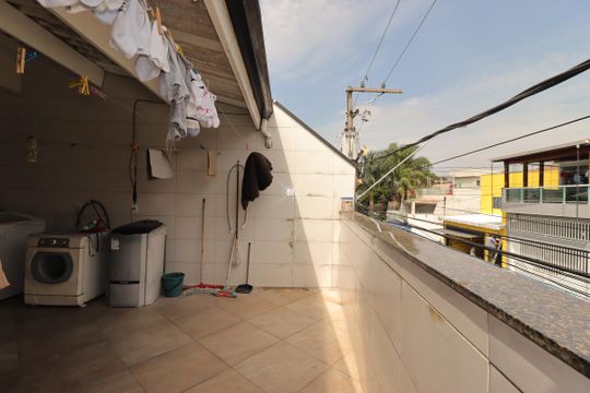 Área de Serviço de casa para alugar com 3 quartos, 300m² em Vila Mazzei, Santo André