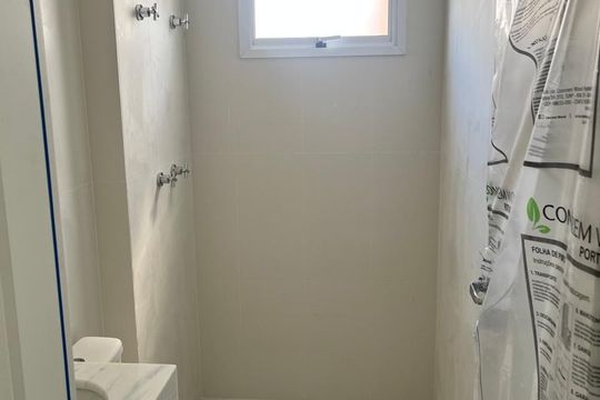 Banheiro de apartamento à venda com 1 quarto, 55m² em Jardim, Santo André