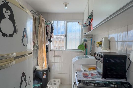 Cozinha e Área de Serviço de apartamento à venda com 2 quartos, 48m² em Jardim Iracema, São Paulo
