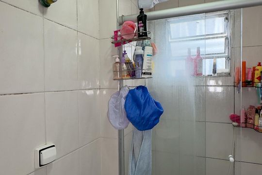 Banheiro de apartamento à venda com 2 quartos, 48m² em Jardim Iracema, São Paulo