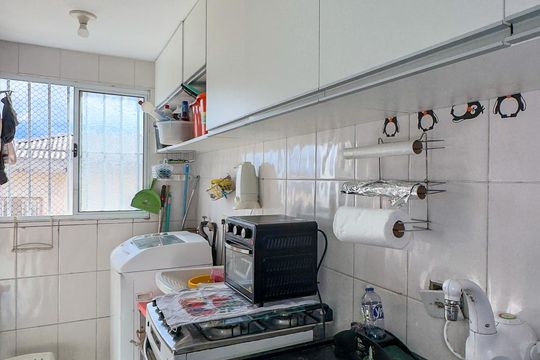 Cozinha e Área de Serviço de apartamento à venda com 2 quartos, 48m² em Jardim Iracema, São Paulo