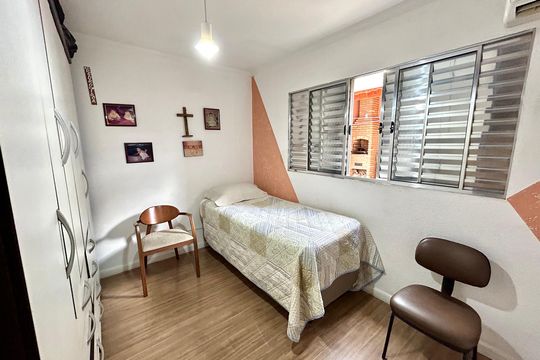 Quarto 2 de casa à venda com 3 quartos, 151m² em Jardim Leila, Guarulhos
