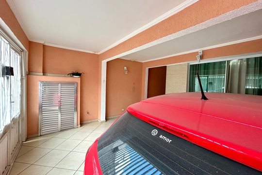 Garagem de casa à venda com 3 quartos, 151m² em Jardim Leila, Guarulhos