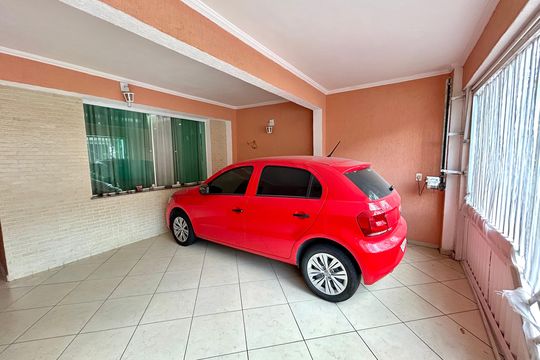 Garagem de casa à venda com 3 quartos, 151m² em Jardim Leila, Guarulhos