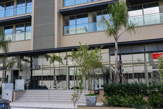 Fachada de apartamento para alugar com 2 quartos, 74m² em Jurerê, Florianópolis