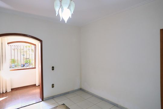 Sala de casa para alugar com 2 quartos, 360m² em São Marcos, Belo Horizonte