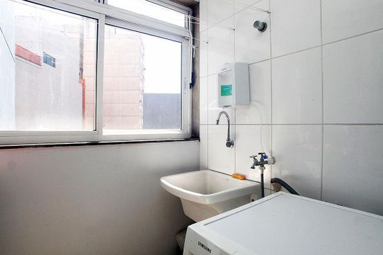 Cozinha + Área de Serviço de apartamento à venda com 3 quartos, 88m² em Centro Histórico, Porto Alegre
