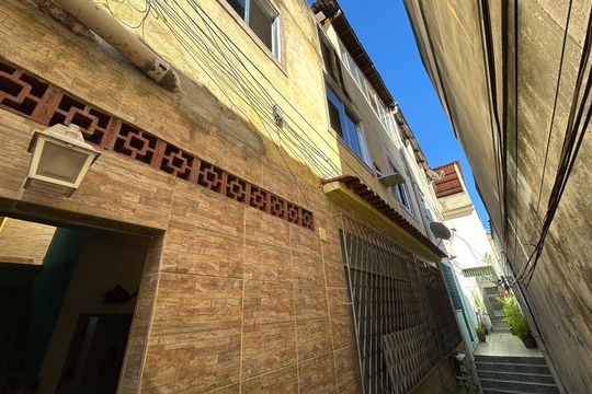 Fachada de casa à venda com 4 quartos, 117m² em Cachambi, Rio de Janeiro