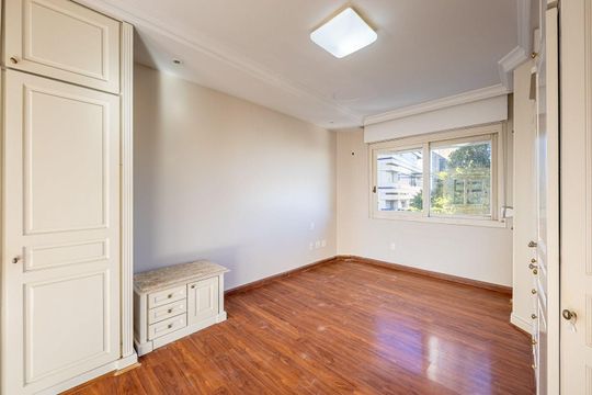 Quarto 3 de apartamento para alugar com 4 quartos, 275m² em Bela Vista, Porto Alegre