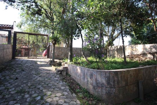 Quintal de casa à venda com 3 quartos, 160m² em Costa E Silva, Porto Alegre