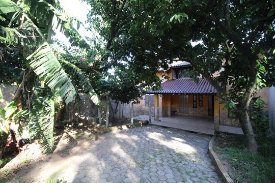 Quintal de casa à venda com 3 quartos, 160m² em Costa E Silva, Porto Alegre