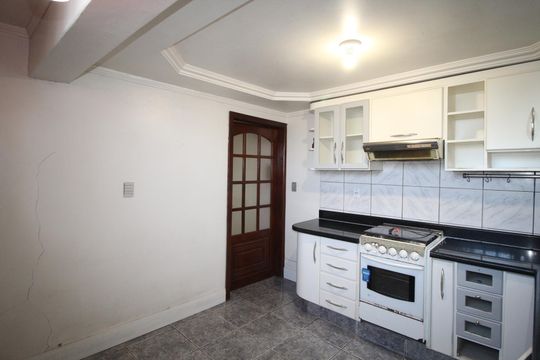 Cozinha de casa à venda com 3 quartos, 160m² em Costa E Silva, Porto Alegre