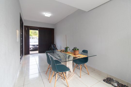 Garagem de casa à venda com 3 quartos, 150m² em Espírito Santo, Porto Alegre